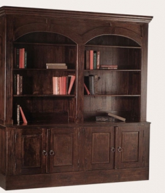 Шкаф книжный