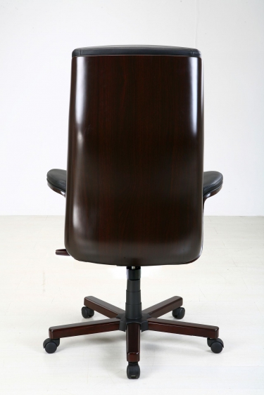 Кресло руководителя EasyChair EChair-405 235109 Черное